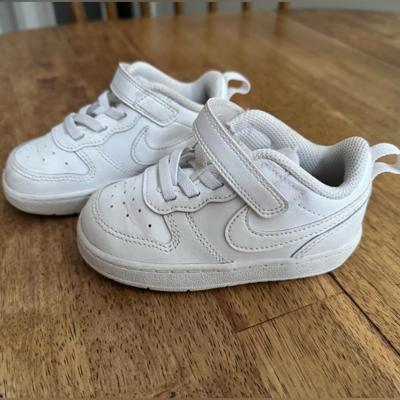 Nike Off-White Sneakers - Picture 1 of 3